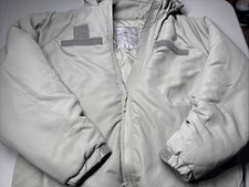 USGI Extreme Cold Weather Parka Jacket ECWCS Gen III Level 7 Medium Regular  picture