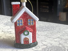 WONDERSHOP AT TARGET, HOUSE W/WREATH & CHRISTMAS COLORS ORNAMENT. picture