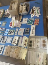 Buttons Vtg Lot Of Buttons on Cards LaPetite LaMode JHB Pacific Lansing plus picture