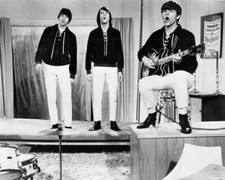It's a Bikini World 1967 The Gentrys on stage at Brian's Drive-In Theater 8x10 picture