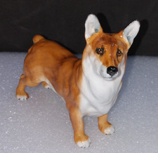 Vintage Royal Doulton Corgi Glazed Porcelain Figurine 4.5” L HN2559 superb picture