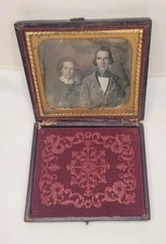 Antique 1850s 1/6 Plate Cased Photo Victorian Couple Portrait Daguerreotype picture