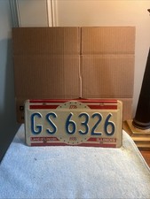 Illinois 1976 Bicentennial License Plate Vintage 1976 picture