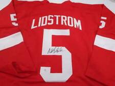 Nicklas Lidstrom of the Detroit Red Wings signed autographed hockey jersey PAAS picture