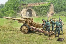 1/72 15cm Field Howitzer w/10.5cm Field Gun w/5 Crew picture