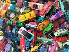 111 DIFFERENT RANDOM KINDER SURPRISE MODEL CARS VEHICLES 1:87 H0 / 1:160 N picture