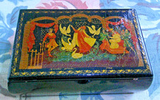 Hand Painted Russian lacquer box-Maiden in Court , King, Jesters & Swans picture