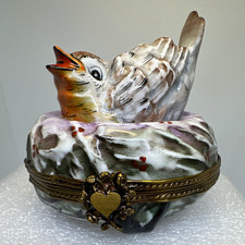 Limoges Trinket Box- Bird set deeply in Nest - Ornate shape & Clasp Signed PV picture