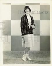 1929 Press Photo Julia Faye models a pleated dress with jacket and cloche hat picture