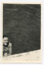 Vintage Snapshot Photography Women Swimmer Swimming Framing Unusual SB186 picture