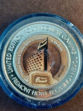 $40 GAMING TOKEN FREMONT CASINO LAS VEGAS  .999 SILVER.  RARE Blue Cap picture