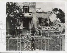 1942 Press Photo Bombed home in Paranque, Philippines in Washington,D.C picture