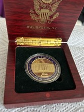BIDEN WHITE HOUSE CHALLENGE COIN SIGNATURE IN WOOD BOX GOLD ENAMEL DEMOCRAT RARE picture