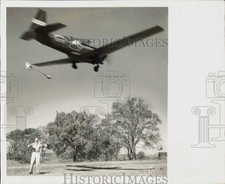 1953 Press Photo MFA Artificial Breeding Farm takes parachute delivery, Missouri picture