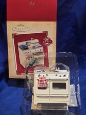 2004 Hallmark Keepsake “Christmas Cookies” Oven with Fragrance Insert- L picture