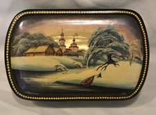 Vtg Fedoskino Russian lacquer box featuring a hand-painted winter scene 2.5