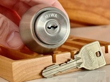 Miwa Lock U9 High Security W/ Key Japan Locksport Locksmith Collector picture