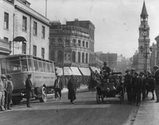 Street scene: the car on the right is a cycle car 1921 Old Photo picture