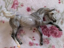 Breyer the Edge of Glory Breyerfest 2024 Special Run Glossy picture
