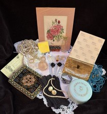 Lot (25) Vintage Ladies Dresser Vanity Items picture