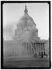 Photo:Washington DC U.S. Capitol Cleaning Exterior 1913 picture