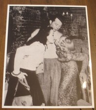 Marlene Dietrich Kissing Hedy Lamarr 8 x 10 picture
