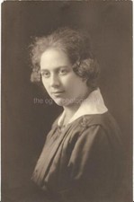 EARLY 20th CENTURY WOMAN Found PHOTO Original BLACK AND WHITE Portrait 210 54 Q picture