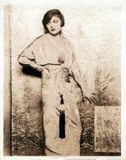 HOLLYWOOD CORINNE GRIFFITH STYLISH POSE STUNNING PORTRAIT MANDEVILLE PHOTO MA92 picture