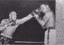 1956 Press Photo Heavyweight Boxing Match Johnny Summerlin .vs. Eddie Machen picture