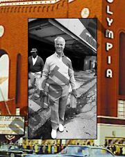 Gordie Howe Red Wings Grabbing Bricks From Olympia Stadium In Detroit 8x10 Photo picture