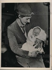1936 Press Photo Stewardess Selma Tilker Escorts Martin Thomas Ferwerda picture