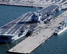 USS ENTERPRISE CVN-65 & HMCS TERRA NOVA DDE-259 NAVAJO 1995 8X10 PHOTO picture