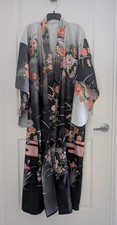 Vintage Japanese Womens Floral Kimono Robe Black Gray Made in Japan No Sash picture