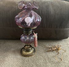 VINTAGE FENTON PINK PURPLE CABBAGE ROSE GLASS BRASS TABLE LAMP picture