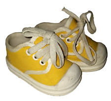 VINTAGE YELLOW AND WHITE CERAMIC BABY SHOES WITH OWN REAL SHOESTRING PLANTERS picture