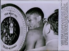 LG830 1959 Wire Photo DON JORDAN MAKES WEIGHT Denny Moyer Boxing Fighter Scale picture