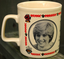 Vtg PRINCE CHARLES/PRINCESS DIANA 1981 Royal Wedding Souvenir Mug England YELLOW picture