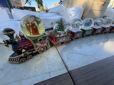 Thomas Kinkade Wonderland Express Snowglobe Train Set 12pc Bradford Exchange picture