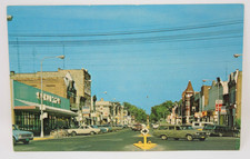 Vtg Postcard Reedsburg Wisconsin WI Downtown Street Scene Cars G.R. Brown Chrome picture