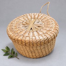 Vtg Hand Woven Rye Straw Basket With Attached Lid 10