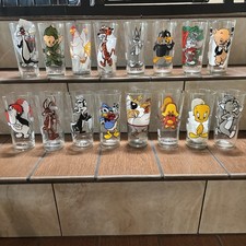 Vintage 1973 + 1976 Pepsi Looney Tunes Warner Bros. Collector Series Glasses picture