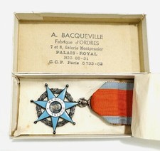 VTG Knight Order of Social Merit French Award Sterling Silver Medal Orig. Box picture