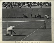 1941 Press Photo Helen Jacobs beats Valerie Scott, National Singles Championship picture