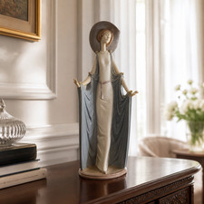 LLadro Porcelain #1428 'AFTERNOON TEA' 14.5
