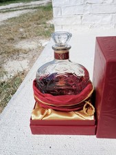 Crown Royal XR Extra Rare Waterloo Empty 750ml Bottle with Presentation Box Good picture
