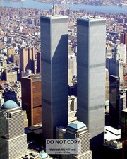 AERIAL VIEW OF WORLD TRADE CENTER IN MARCH, 2001 - 8X10 PHOTO (FB-369) picture