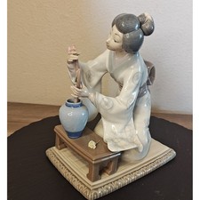 Lladro 4840 Japanese Flower Arranger Geisha Girl Porcelain Figurine Blue 7.5in picture