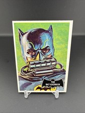 1966 Topps Batman #43 The Bat-Gasmask Black Bat Series 1 Gorgeous picture