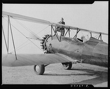Photo:Bridgeton New Jersey 1942 biplane aircraft pilot ground crew FSA picture