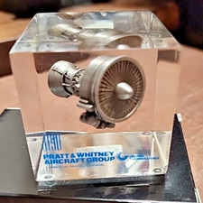 PRATT & WHITNEY JT90 ENGINE - LUCITE DESK TOP MOMENTO picture